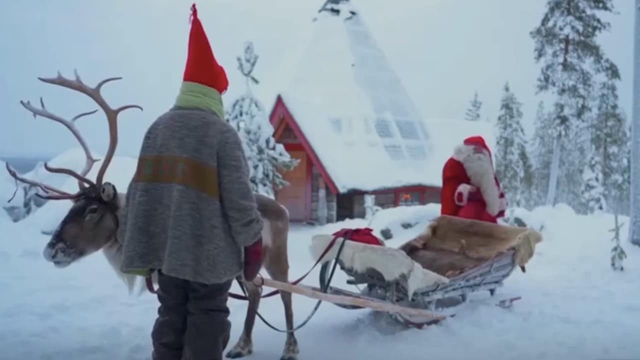 Santa Claus alista viaje anual de Navidad por todo el mundo