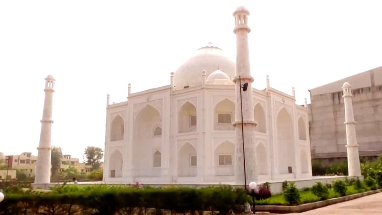 Empresario indio construye una réplica a escala del Taj Mahal para su esposa