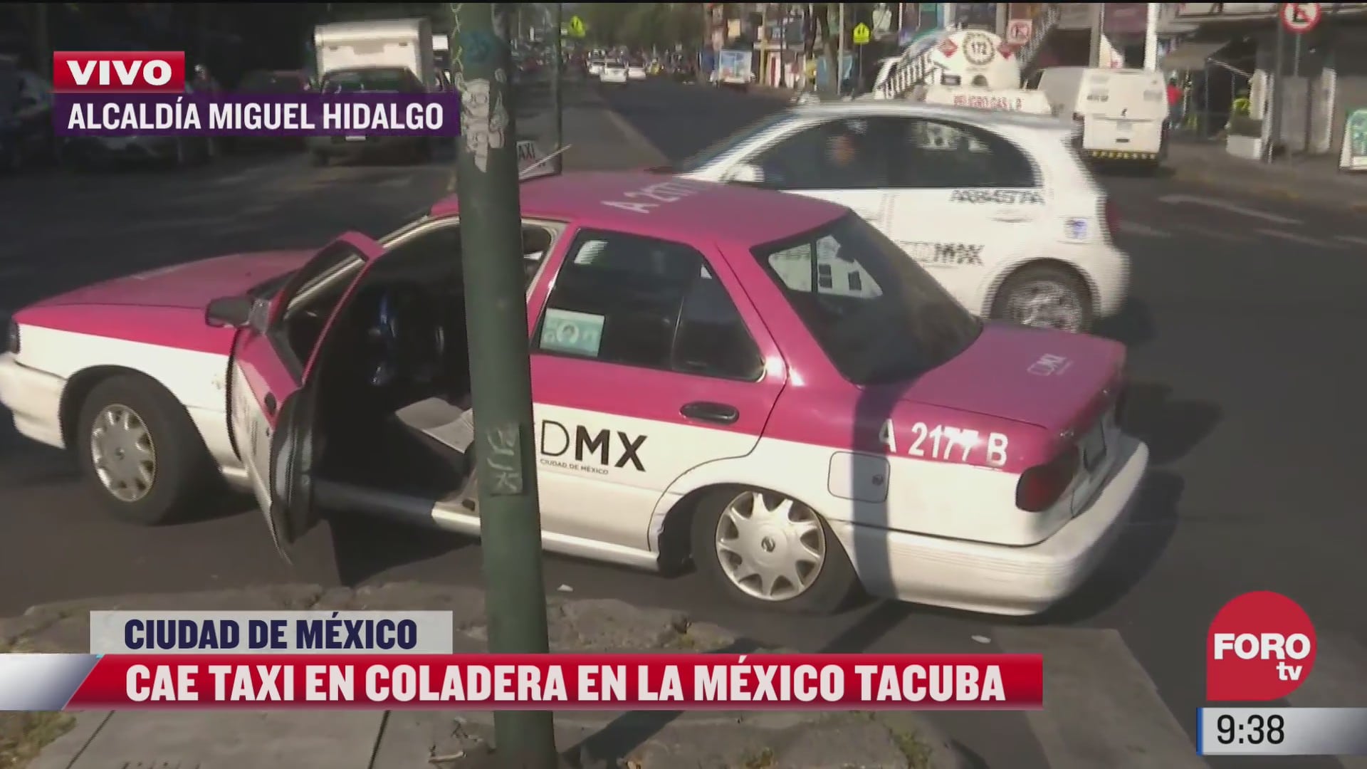 taxi cae a coladera en la mexico tacuba