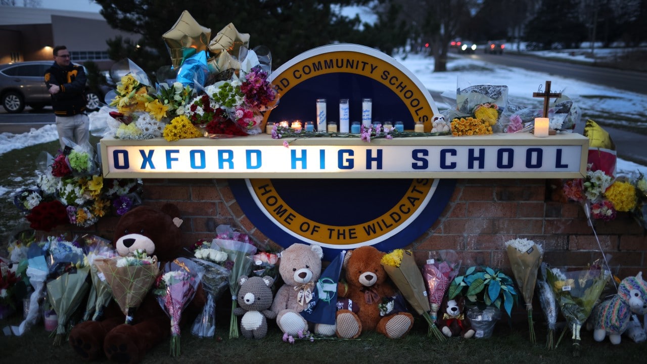 "Le disparó a la gente a quemarropa, fue muy despiadado", dice Policía sobre tiroteo en escuela de Michigan