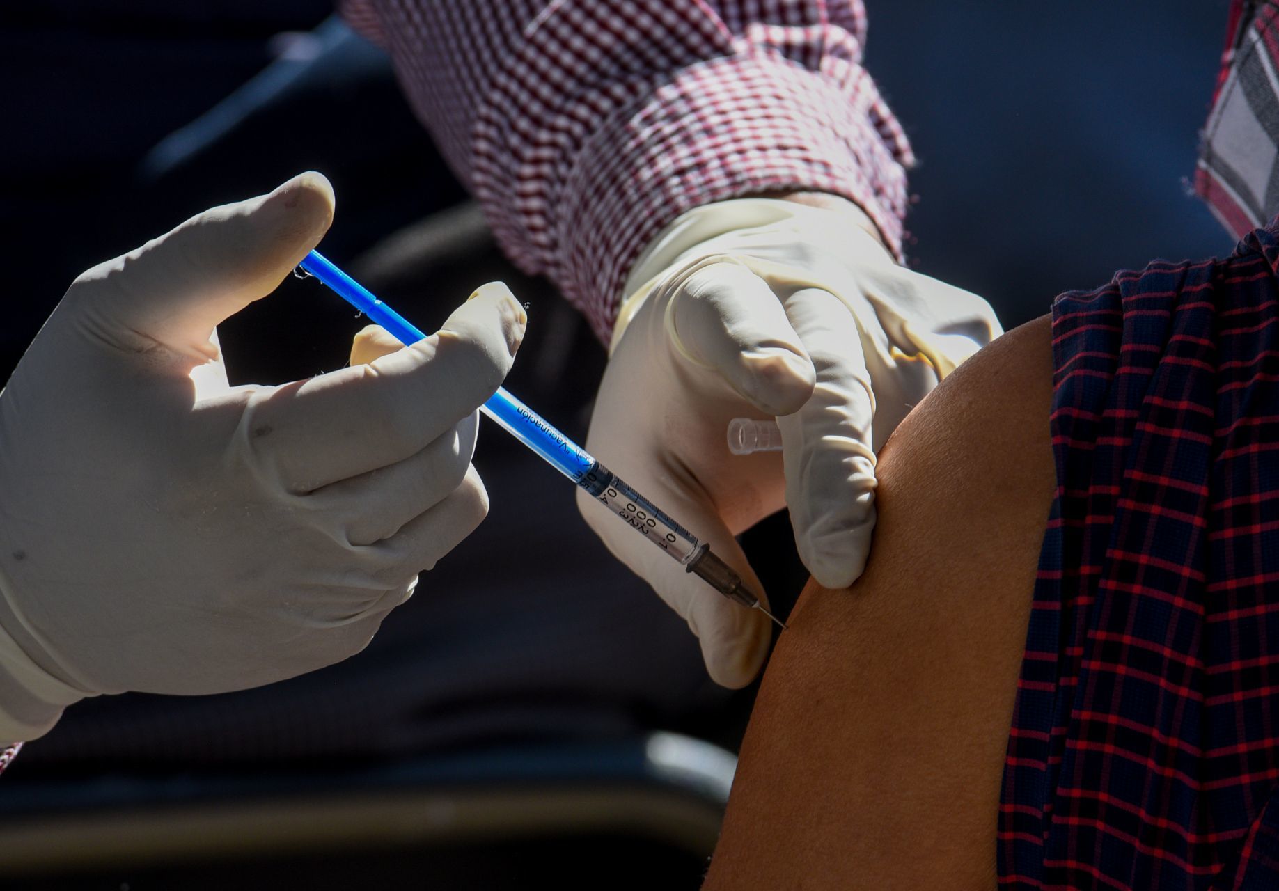 Inicia la aplicación del refuerzo de la vacuna contra COVID-19 para personas mayores de 60 años en el Valle de Toluca.