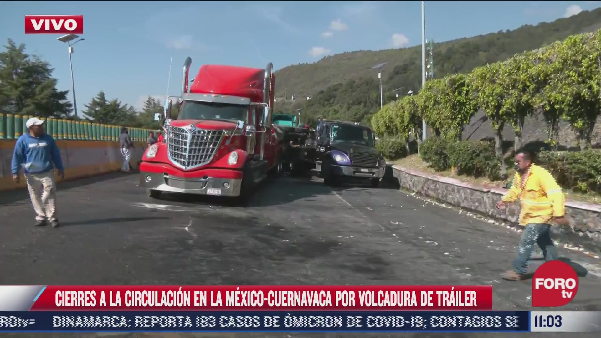 vuelca trailer en la autopista mexico cuernavaca a la altura de la pera