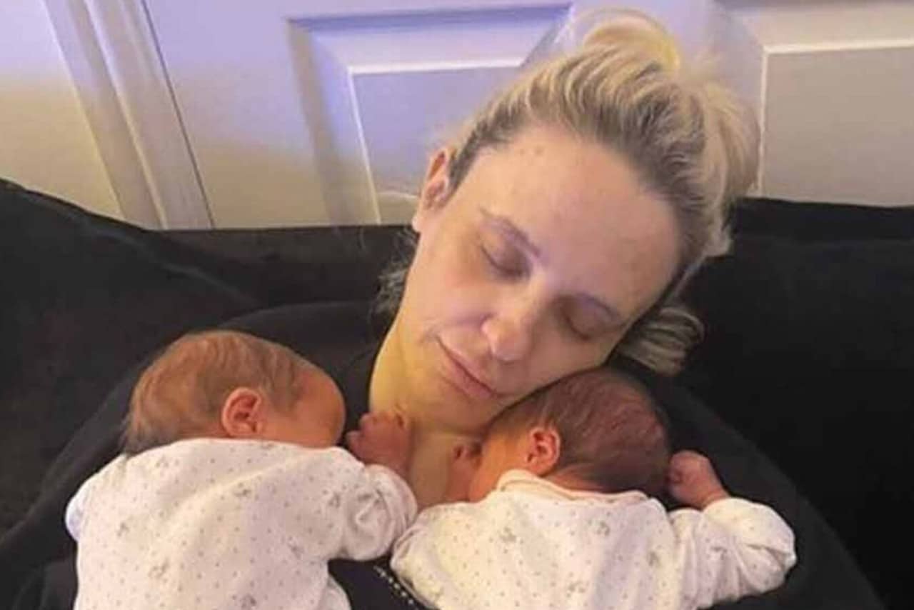 Mujer da a luz dos bebés milagro tras sueño premonitorio