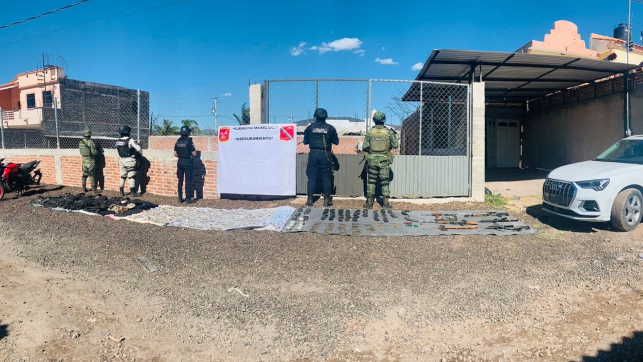 Abaten a dos presuntos delincuentes y detienen a otros 18 en Zamora, Michoacán