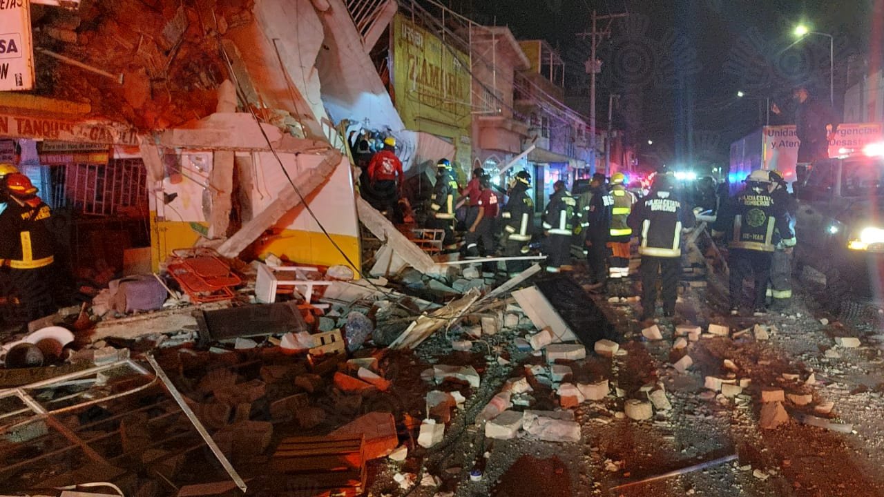 Aumenta a 12 el número de personas rescatadas tras explosión y colpaso de inmueble en Puebla