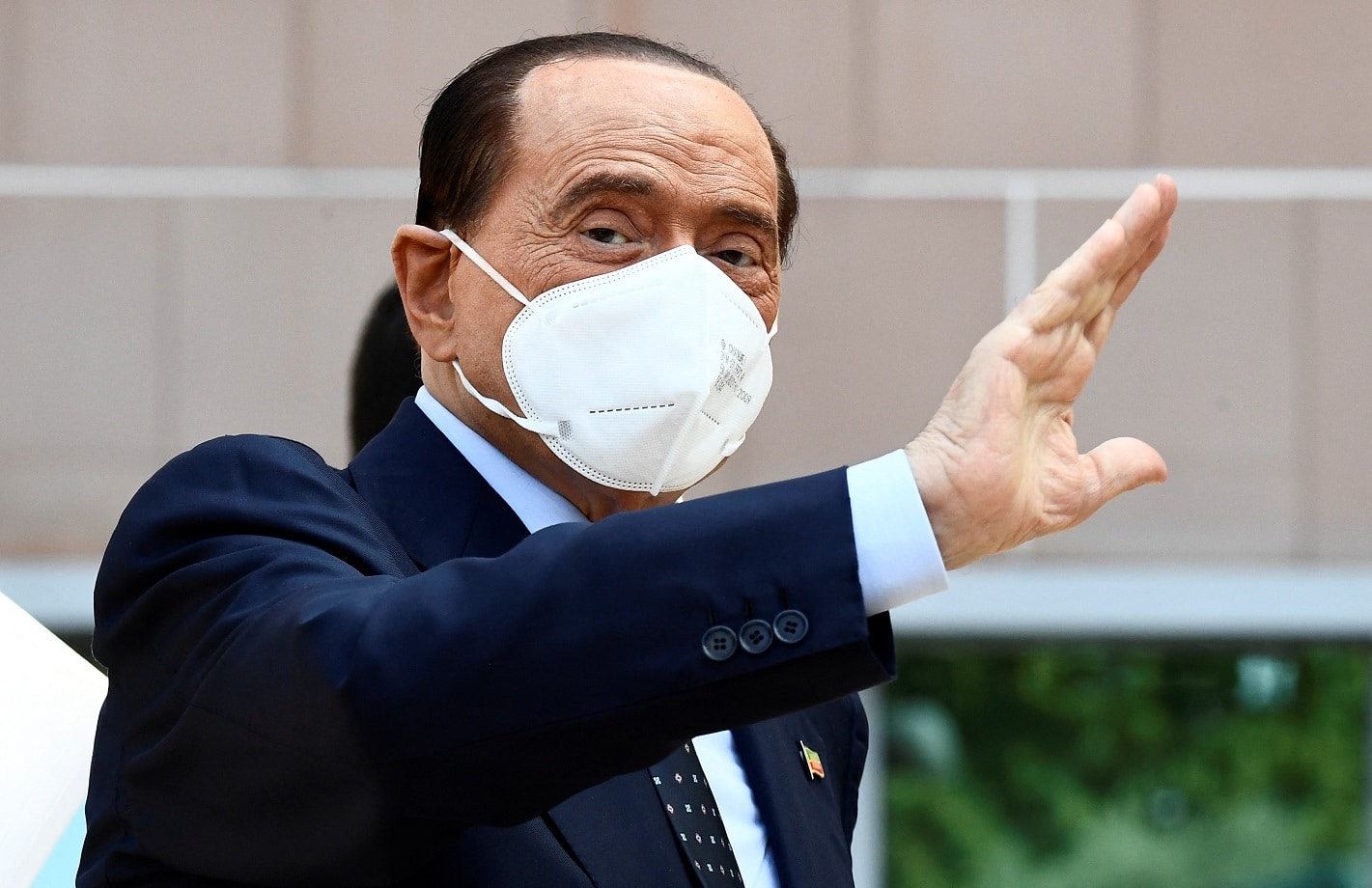 Derecha italiana elige a Berlusconi como su candidato