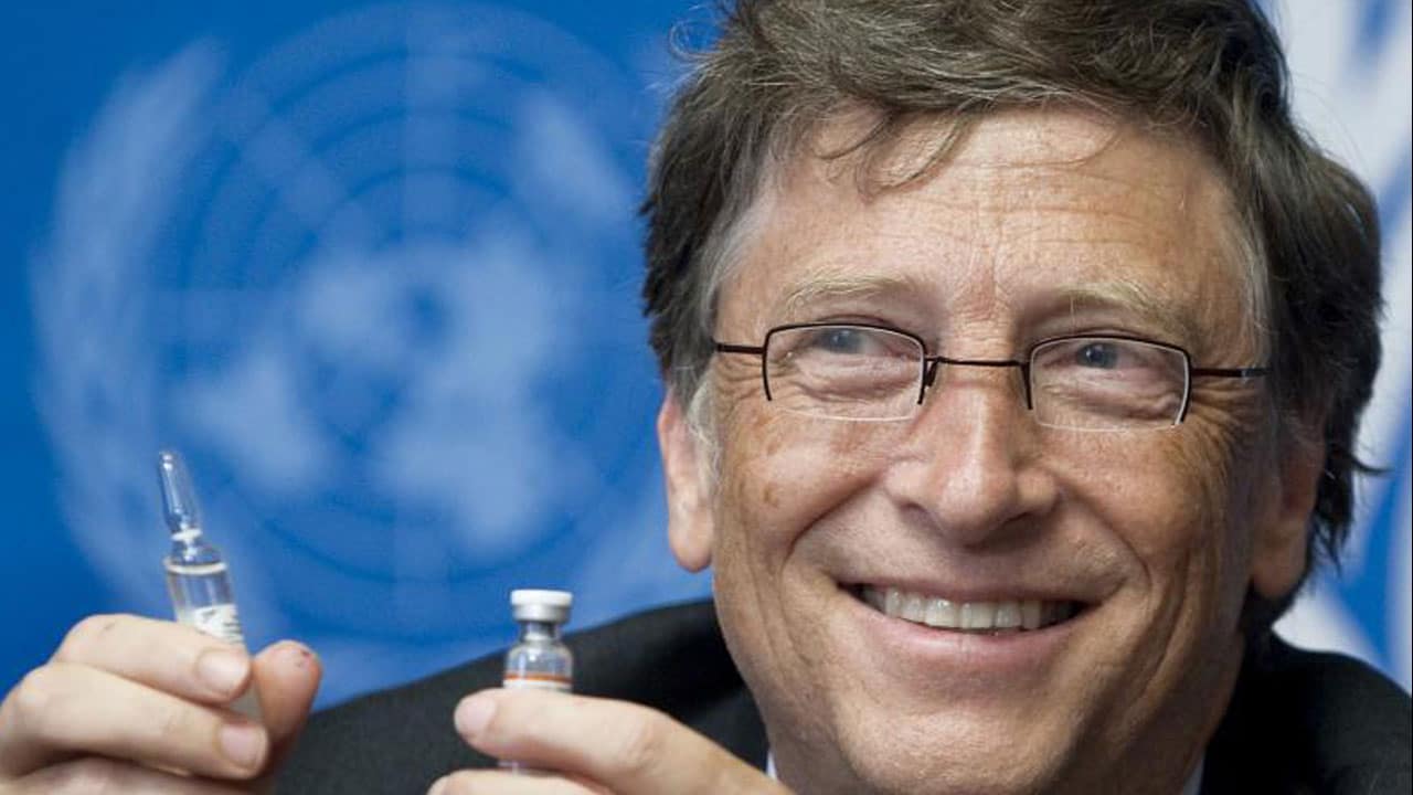 Bill Gates afirma que el COVID-19 tratado como un resfriado