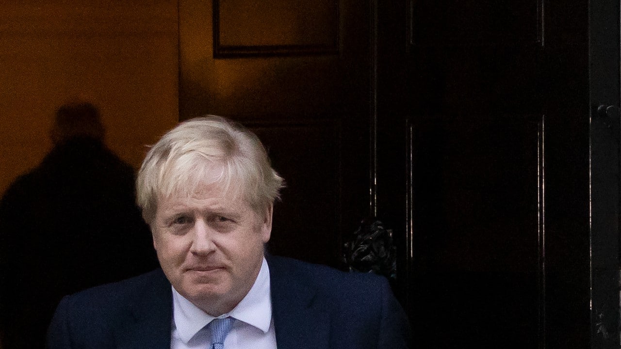 Boris Johnson se disculpa por fiestas durante los confinamientos y promete aprender las lecciones