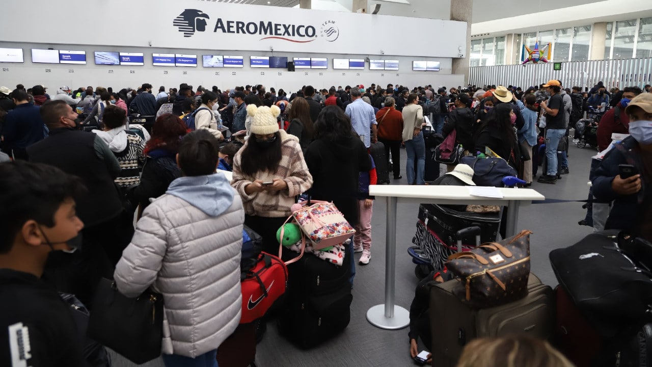AICM pide comprensión a usuarios por caos en la Terminal 2