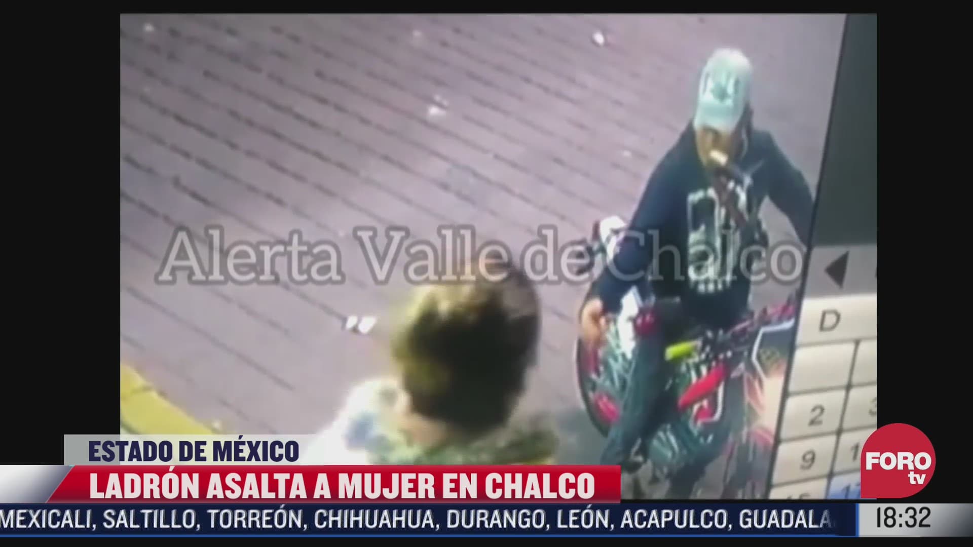 Ladrón a bordo de motocicleta asalta a mujer en Chalco