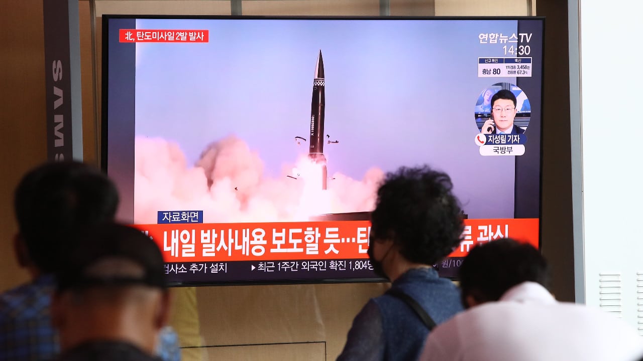 Corea del Norte lanza un misil balístico al mar de Japón, según Ejército surcoreano