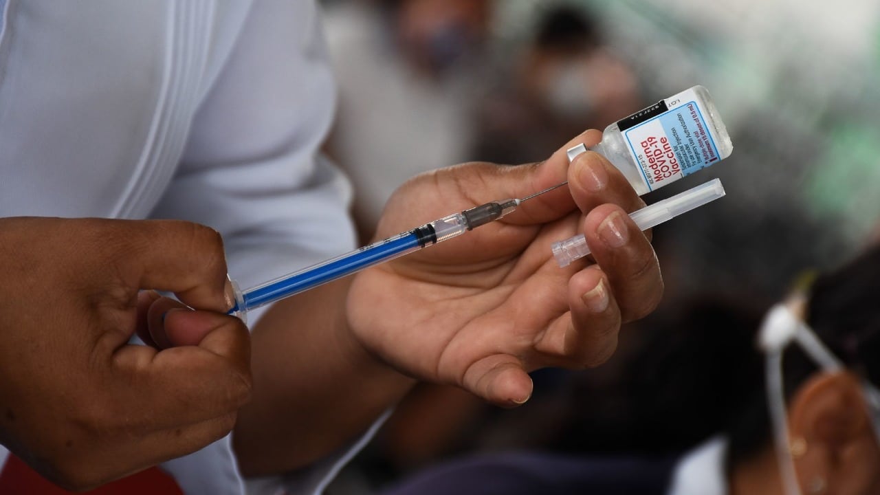 Tiempo de espera para recibir vacuna covid tras contagio
