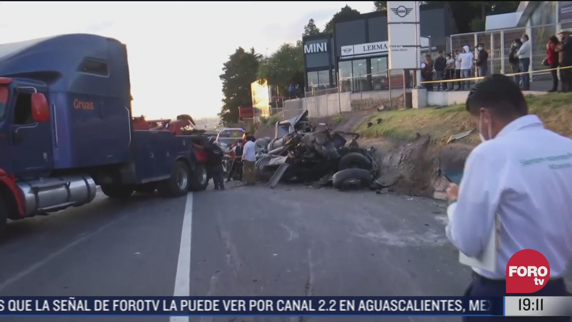 culmina remocion de escombros tras accidente en la autopista mexico toluca