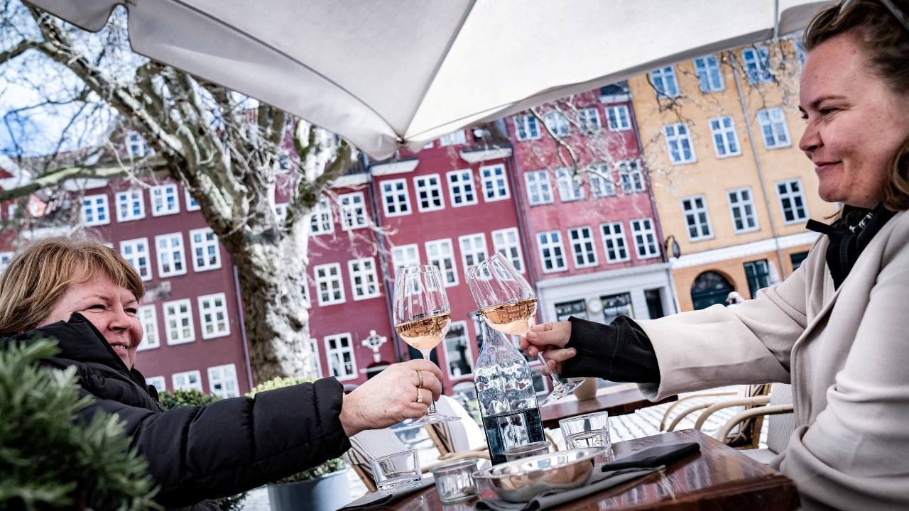 Finlandia y Dinamarca eliminarán restricciones covid