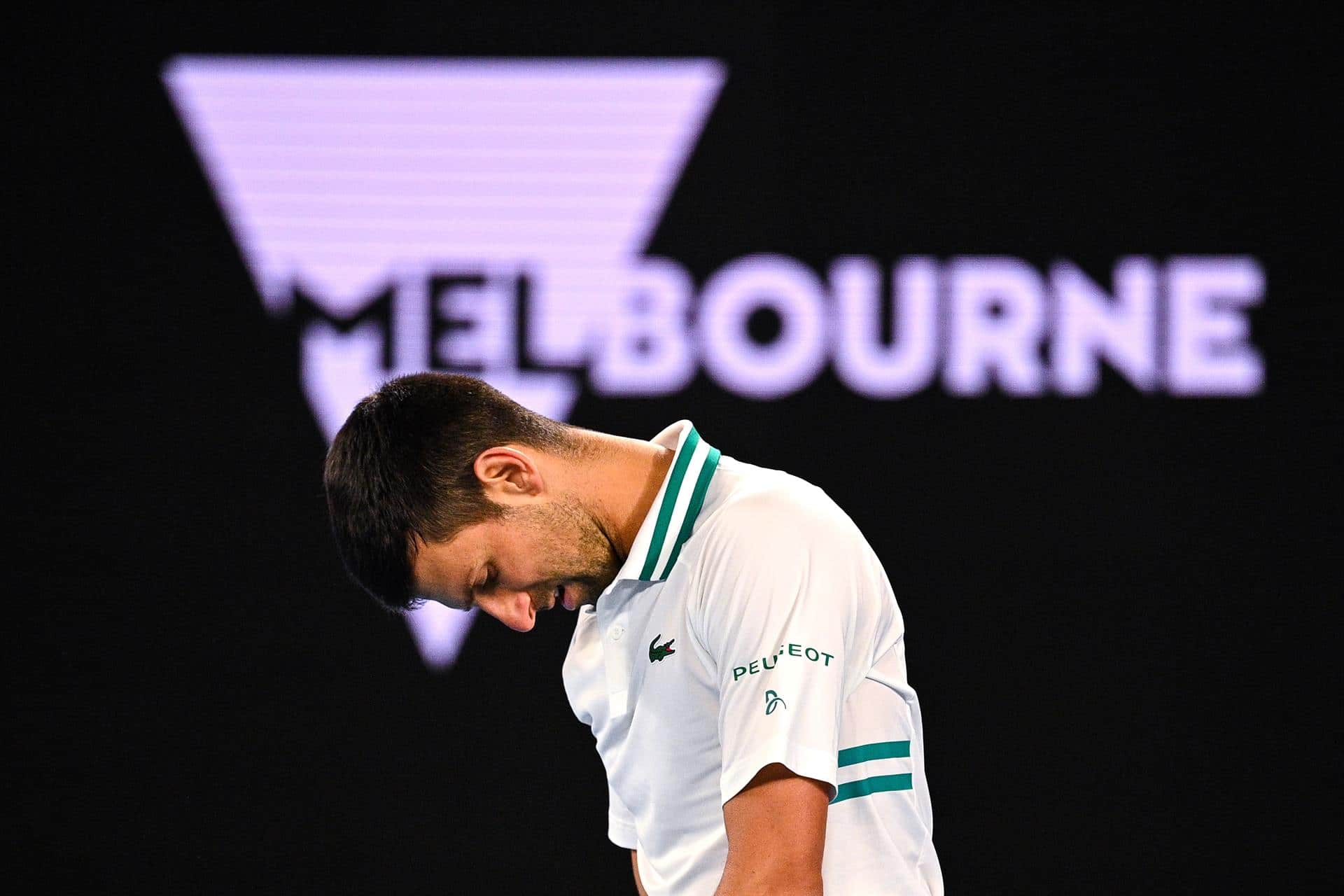 Djokovic, profundamente decepcionado por decisión de expulsarlo de Australia, dice respetar veredicto