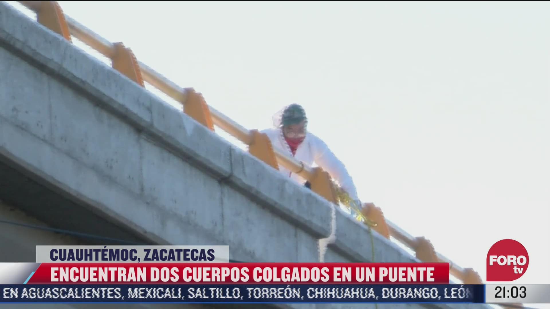 Encuentran dos cuerpos colgados en un puente en Zacatecas