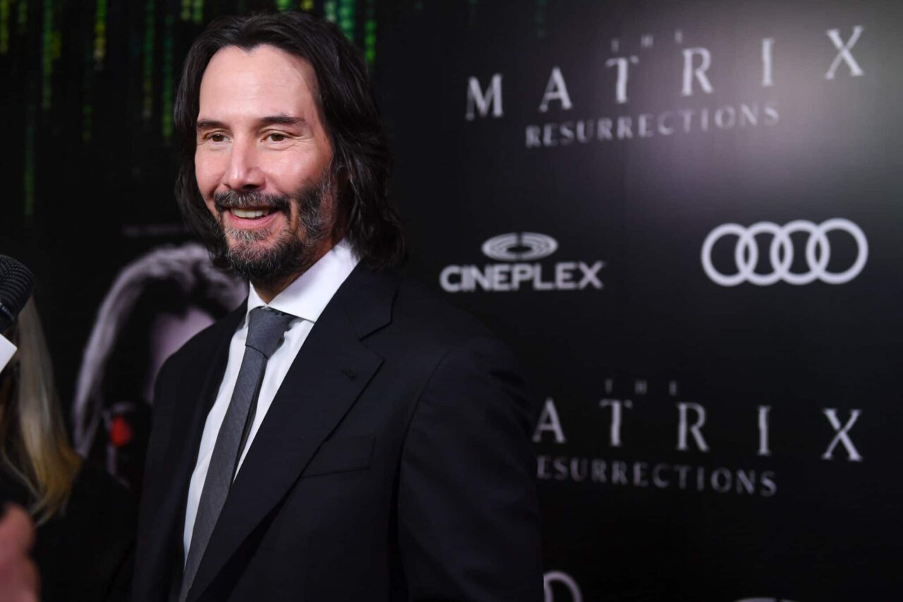 Keanu Reeves donó el 70% de su salario en Matrix