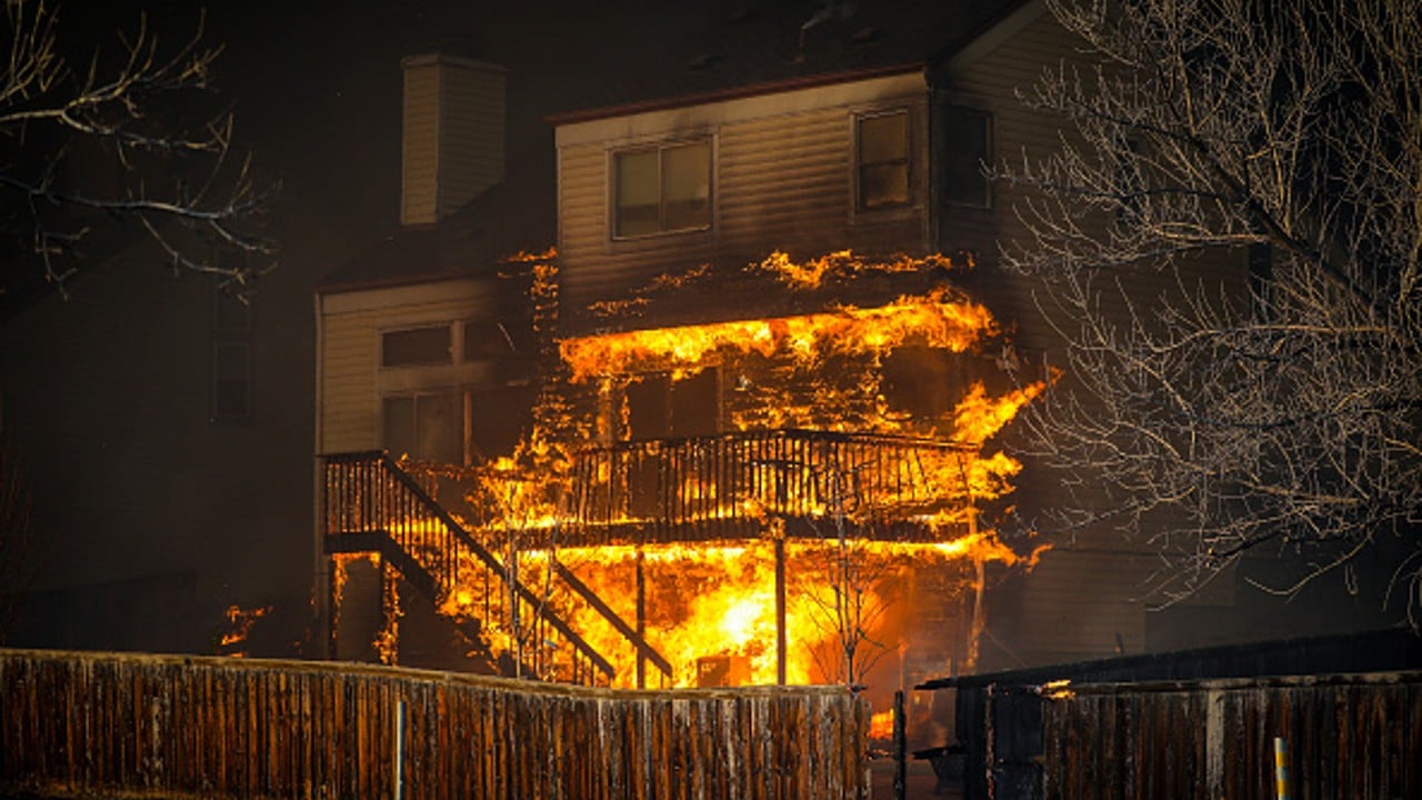 Incendio en Colorado destruyó mil viviendas, aseguran autoridades.
