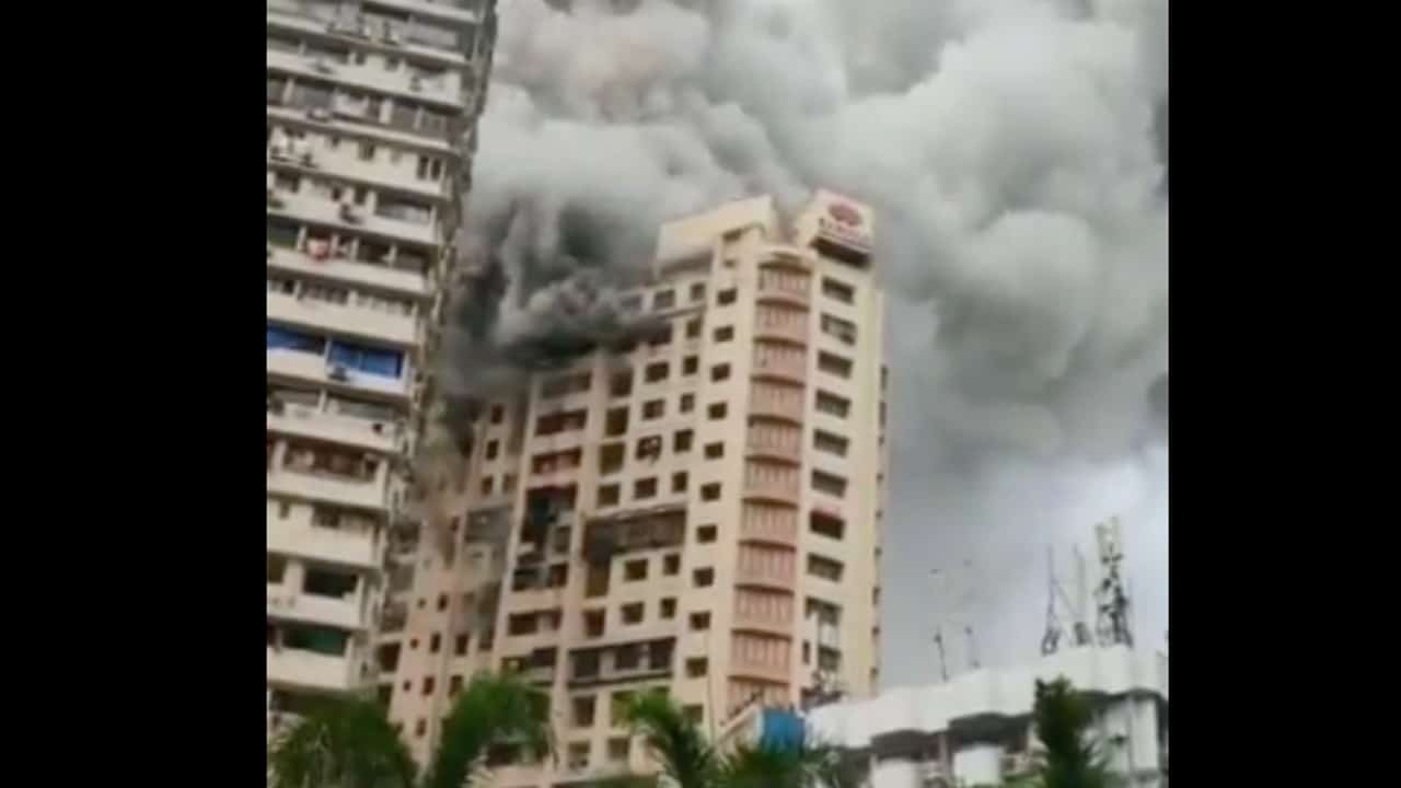 Incendio en edificio de Bombay deja al menos siete muertos y 16 heridos