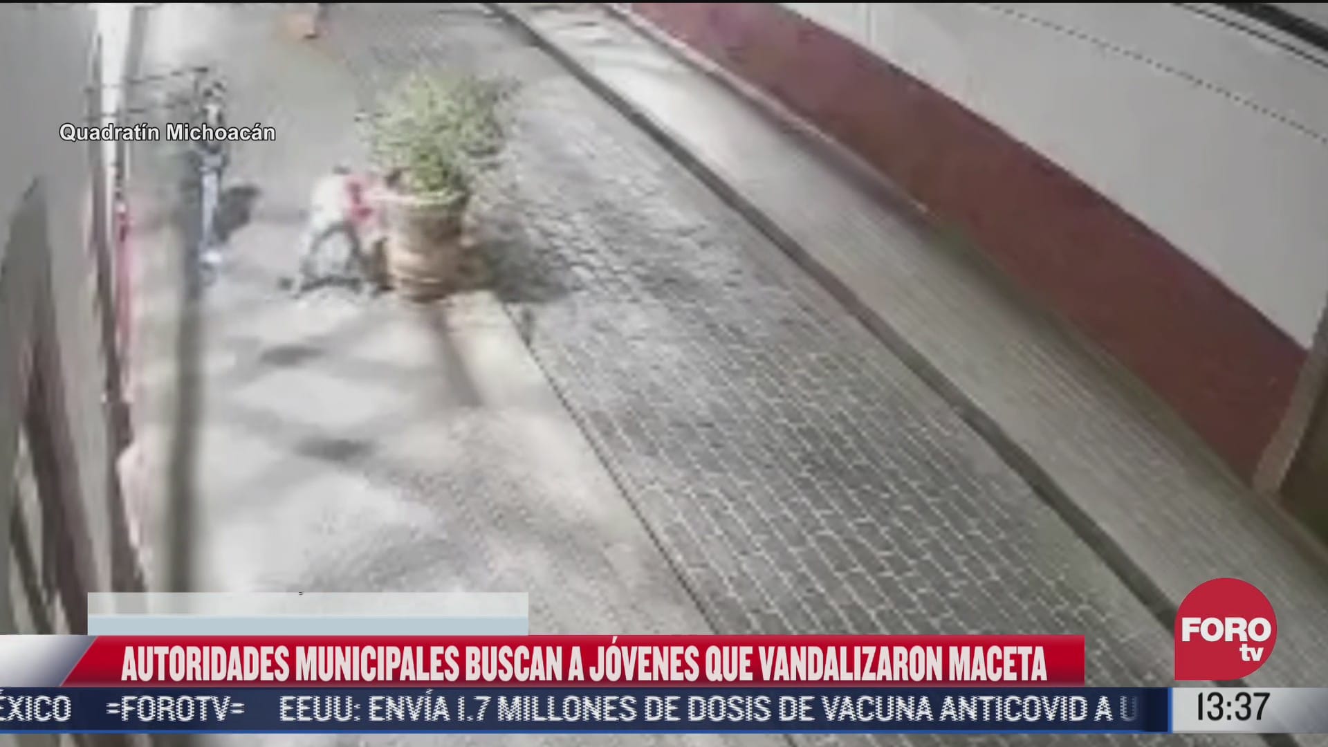 jovenes vandalizan maceta en patzcuaro michoacan