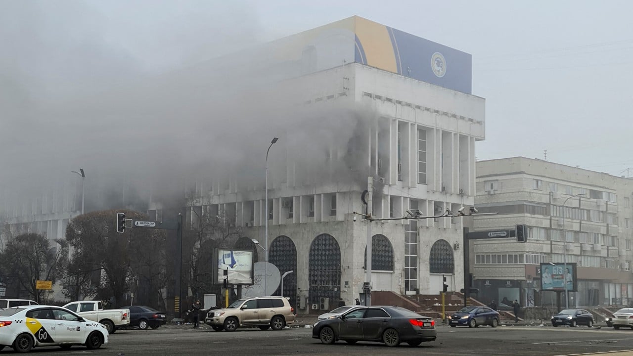 Kazajistán suma 225 muertos y 4 mil 500 heridos tras violentas protestas
