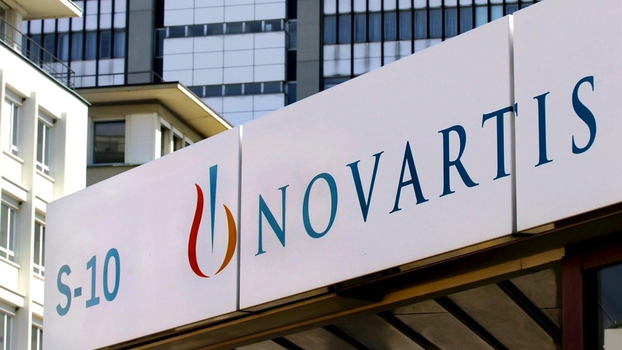 Novartis anuncia que su tratamiento antiviral contra covid neutraliza todas las variantes