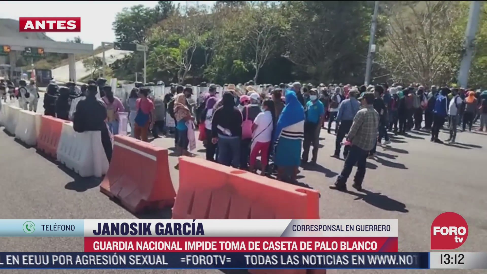 padres de los 43 normalistas de ayotzinapa se retiran de caseta de palo blanco