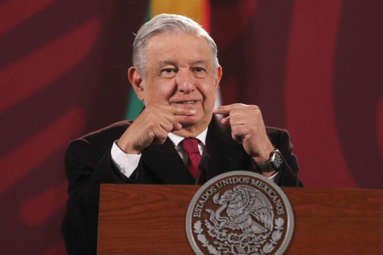Andrés Manuel López Obrador, Presidente de México, acudió ronco a la mañanera, señaló que hoy se realizaría una prueba para saber si es Covid-19.