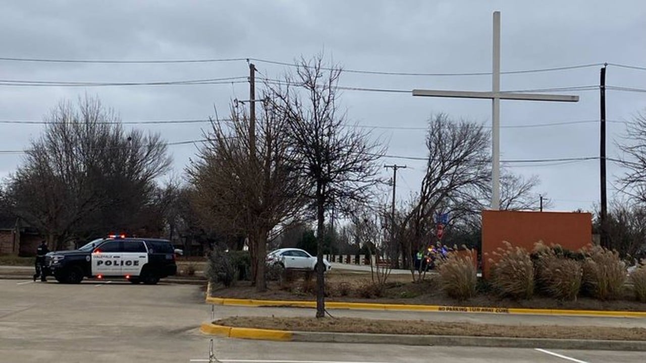 Reportan presunta situación de rehenes en sinagoga en Texas.