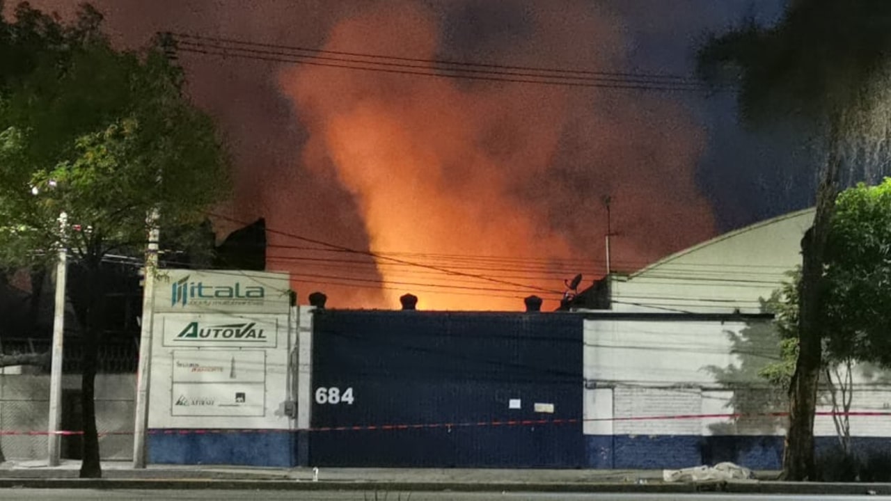 Se reactiva incendio en Azcapotzalco, CDMX