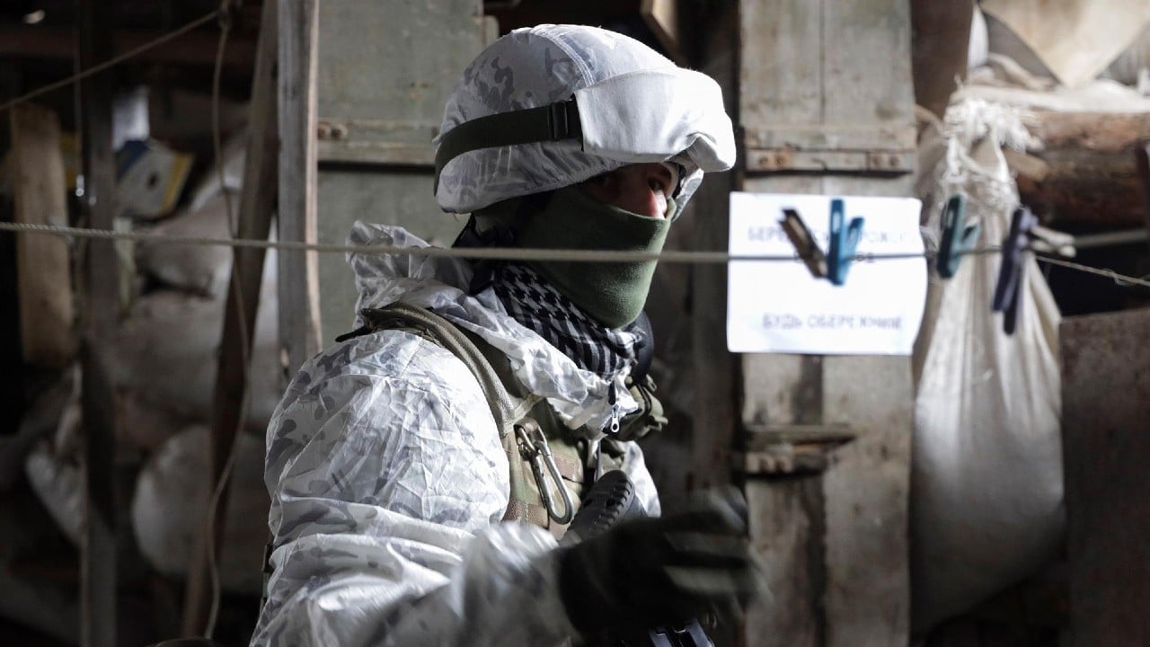 Soldado ucraniano en zona prorrusa en Ucrania.