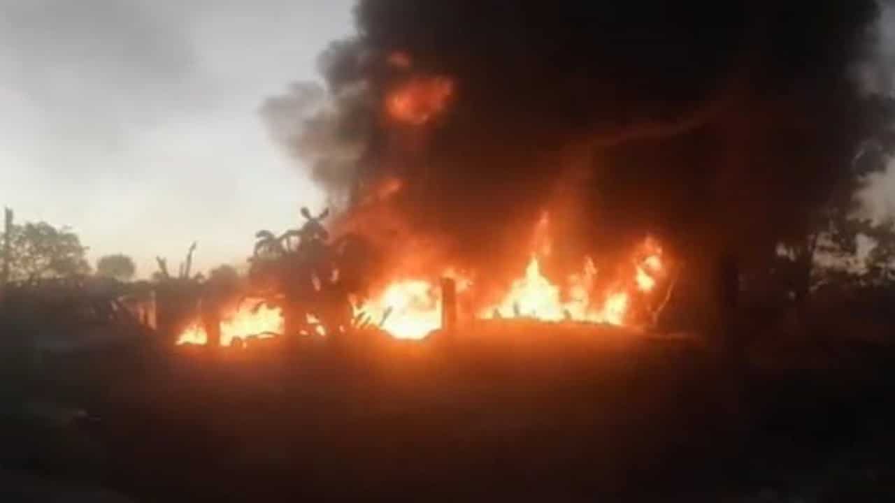 Toma clandestina provoca explosión en ducto de Pemex en Nopala, Hidalgo (FOROtv)