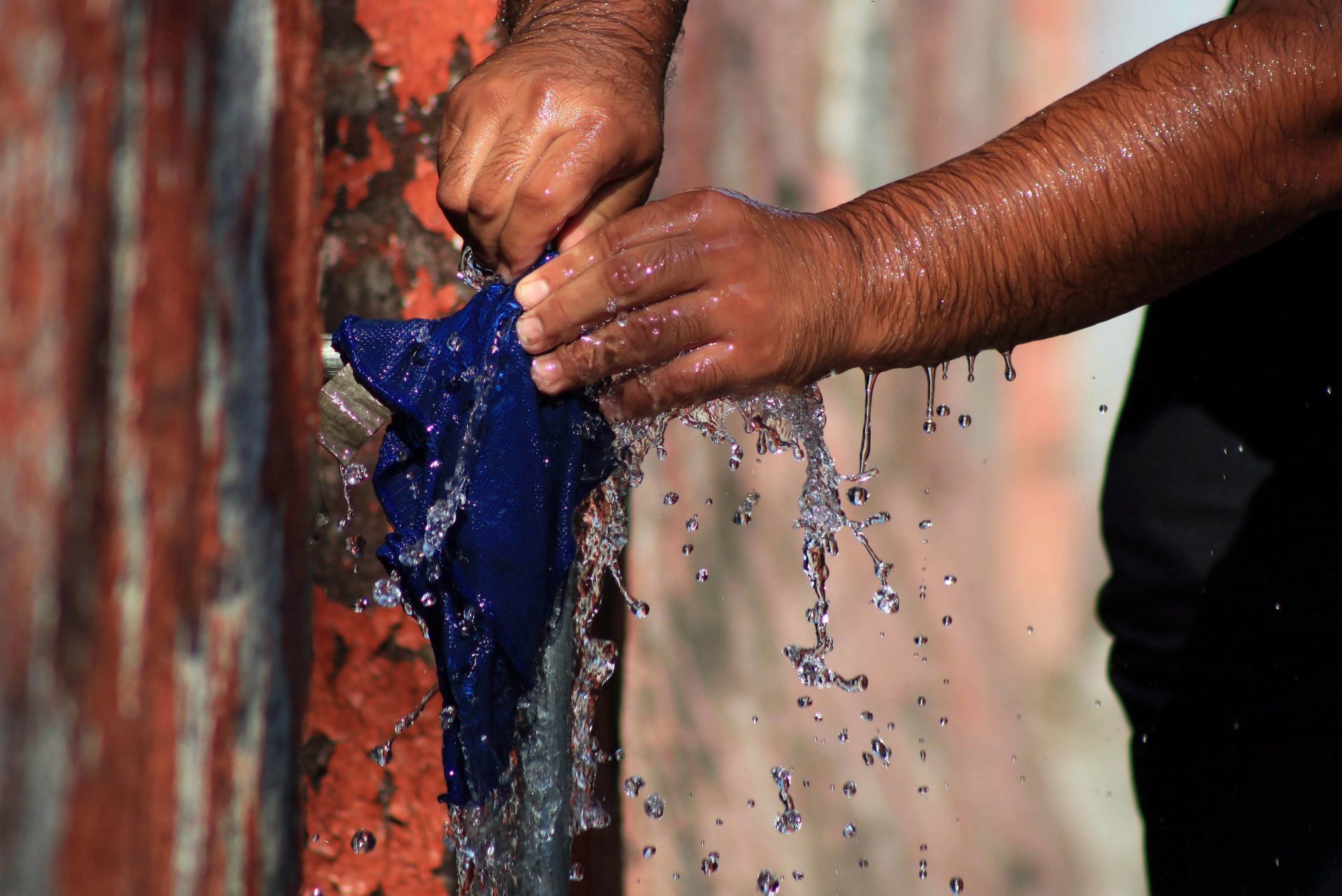 PAN y Morena chocan por aumento en tarifas de agua en CDMX