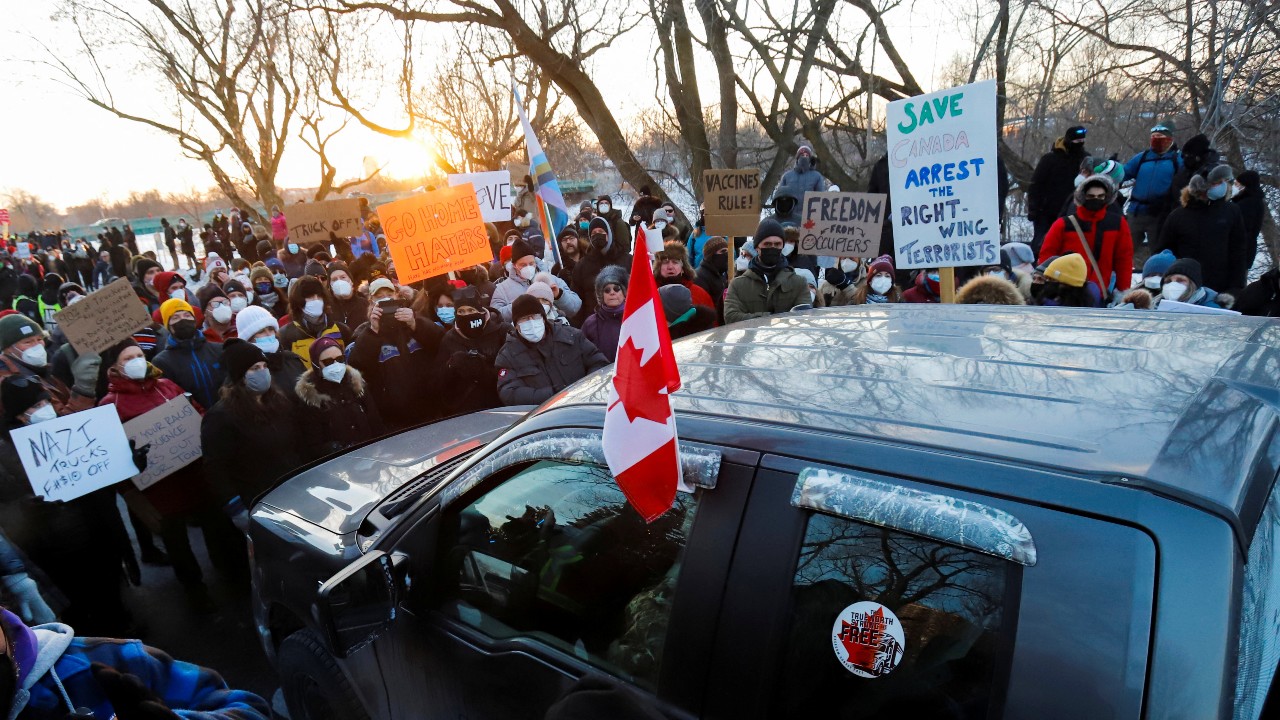 Canadá considera utilizar fuerzas de emergencia para acabar con protestas antivacunas