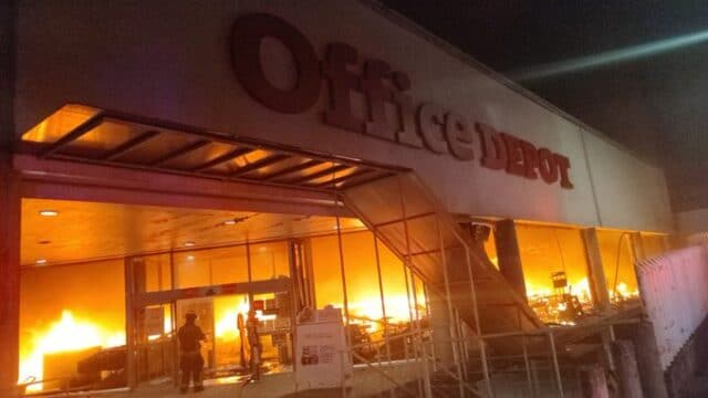 autoridades de cdmx esperan sofocar incendio en alvaro obregon esta noche