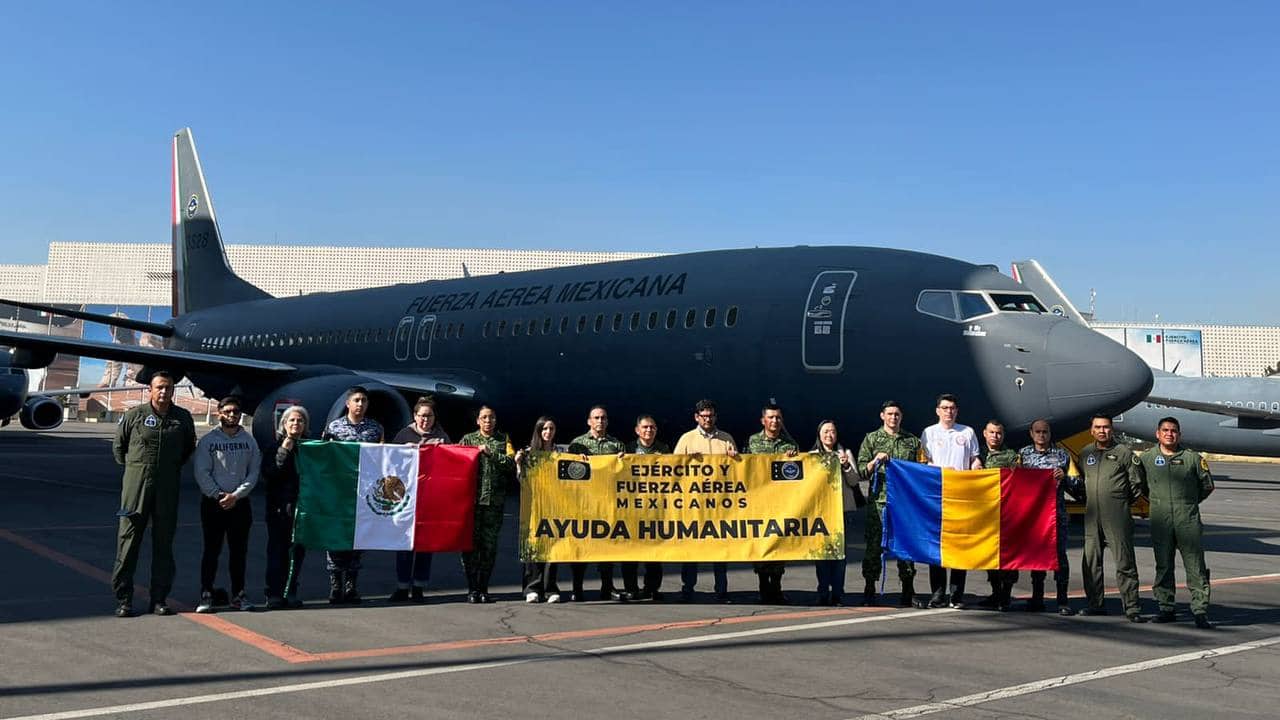 Un avión Boeing 737-800 de la Fuerza Aérea Mexicana despegó de la CDMX con destino a Rumania