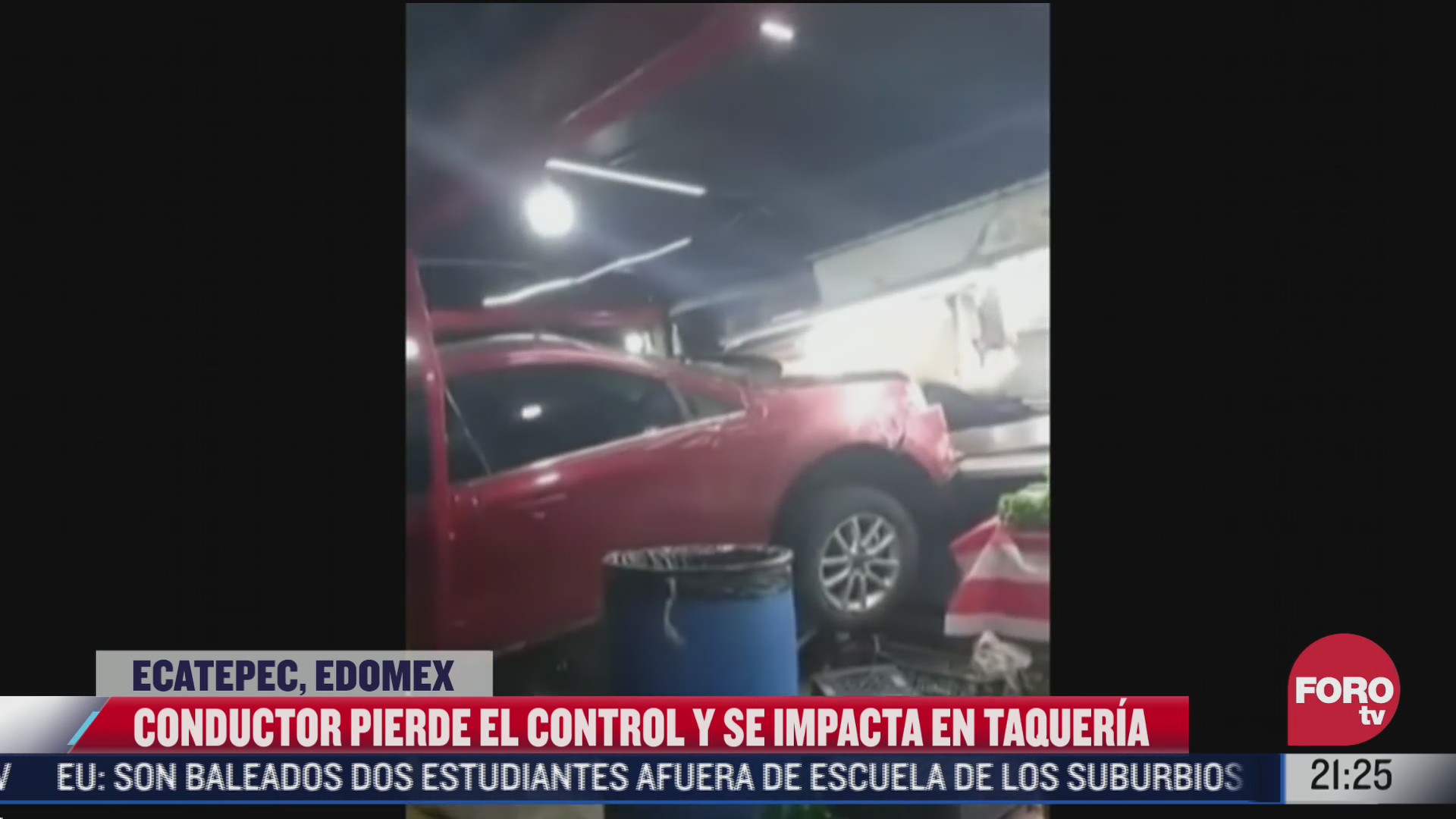 conductor pierde el control y choca contra taqueria en ecatepec