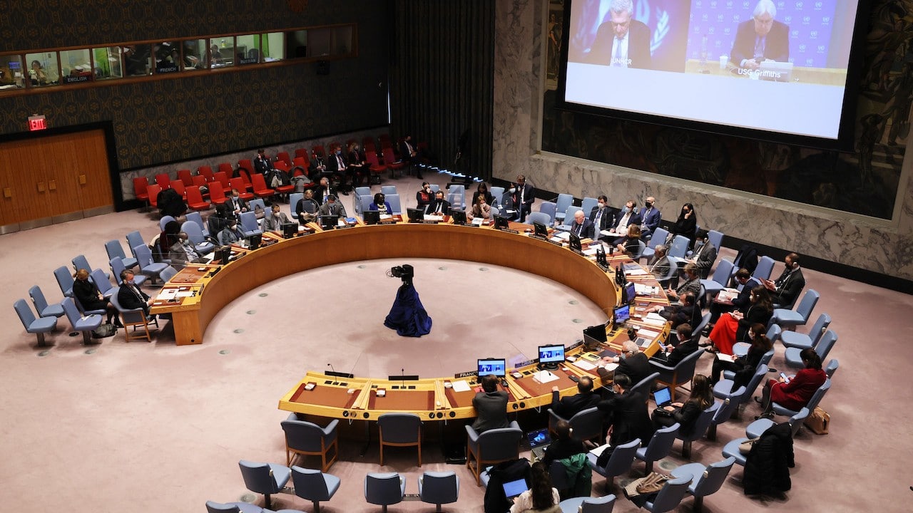 Consejo de Seguridad celebra una reunión para abordar la invasión de Ucrania en la sede de las Naciones Unidas el 28 de febrero de 2022 (Getty Images)