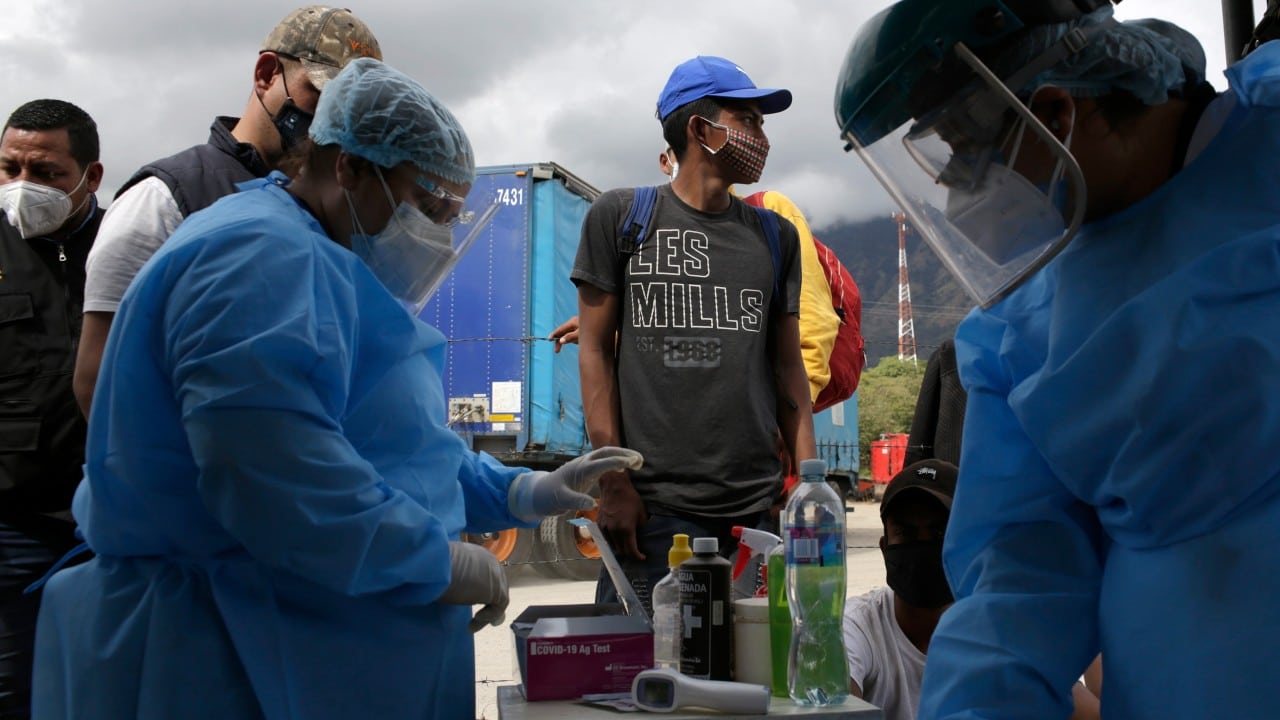 Gobierno de Guatemala culpa a antivacunas por caducidad de 1 millón de dosis COVID-19
