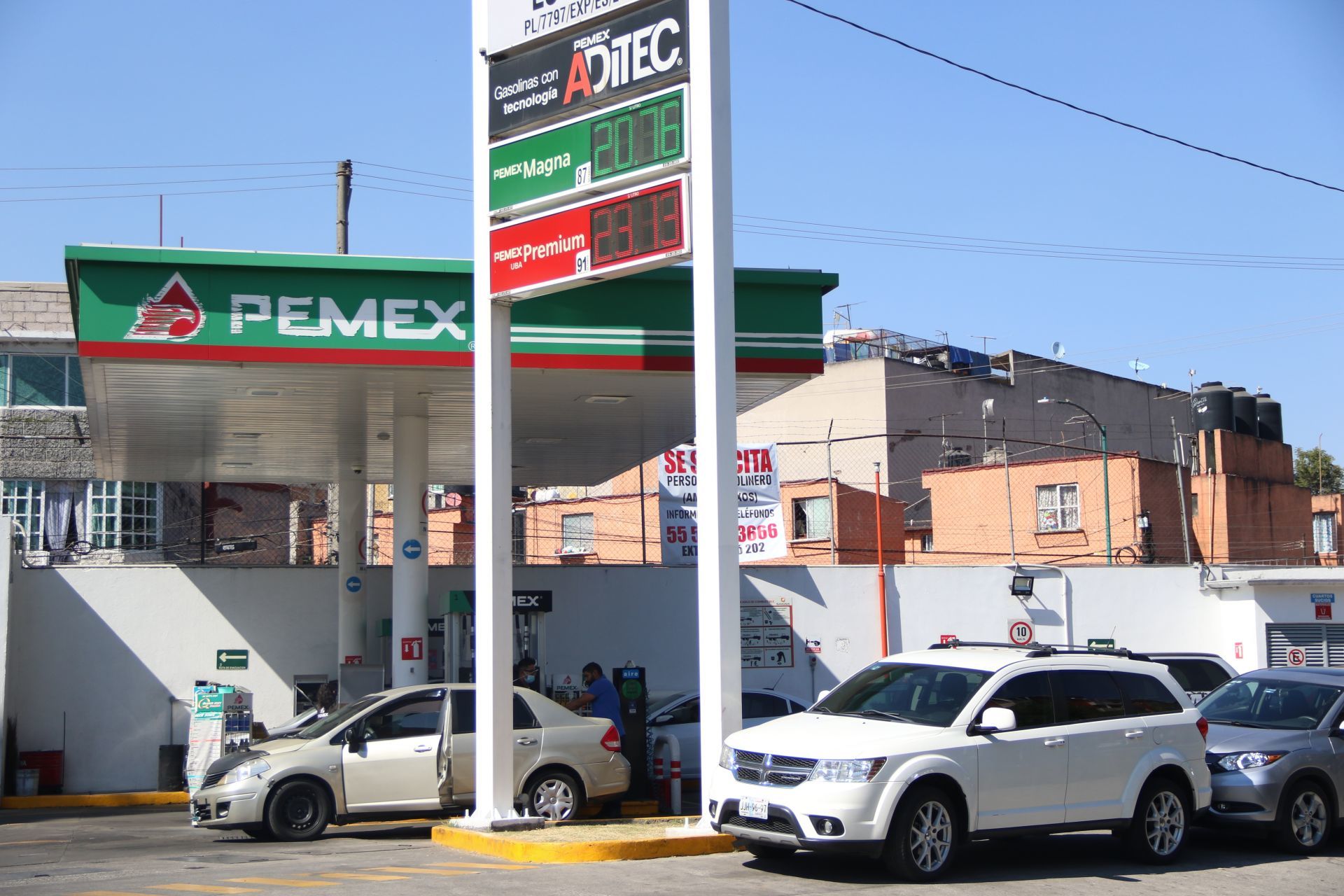Hacienda retira impuesto a la gasolina Magna