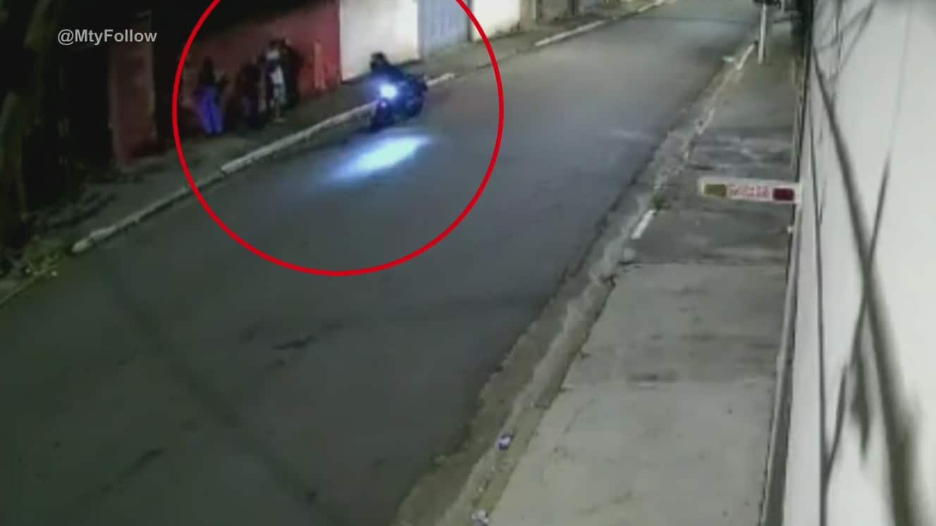 delincuentes terminan arrollados por vehiculo tras asaltar a personas en brasil