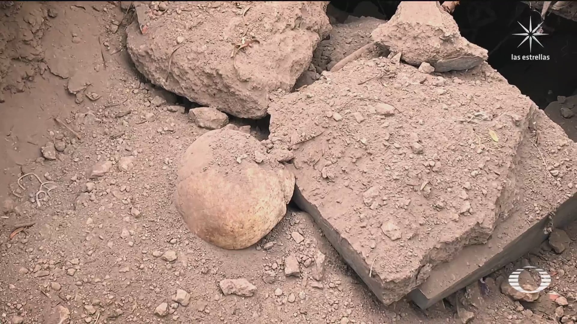descuido en el manejo de restos humanos en panteones de iztapalapa