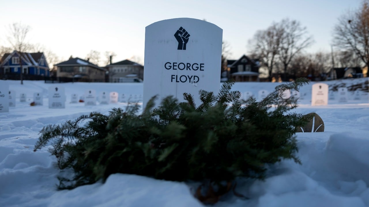 Expolicía acusado de la muerte de George Floyd se exime de responsabilidades