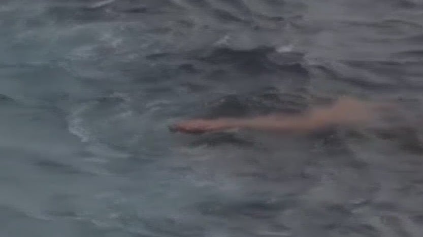 hombre cae de embarcacion en el golfo de mexico