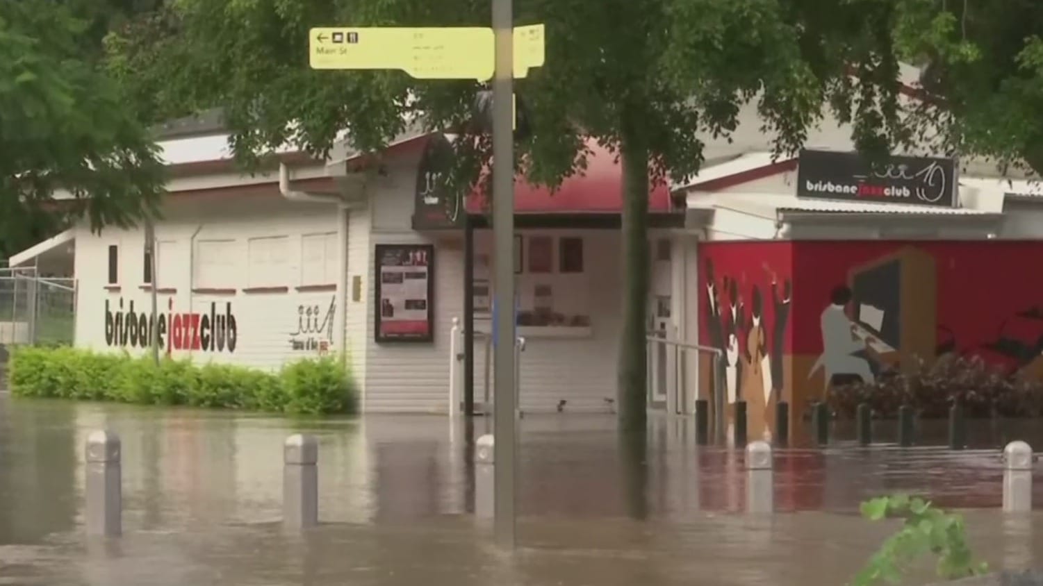 inundaciones en australia dejan 7 muertos y 15 mil desalojados