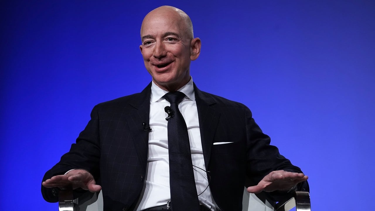 Países Bajos desmontará histórico puente para dar paso a yate de Jeff Bezos
