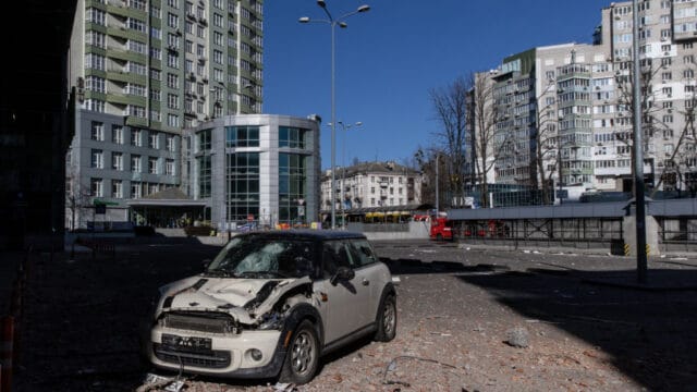 kiev una ciudad fantasma a la espera de los tanques de rusia