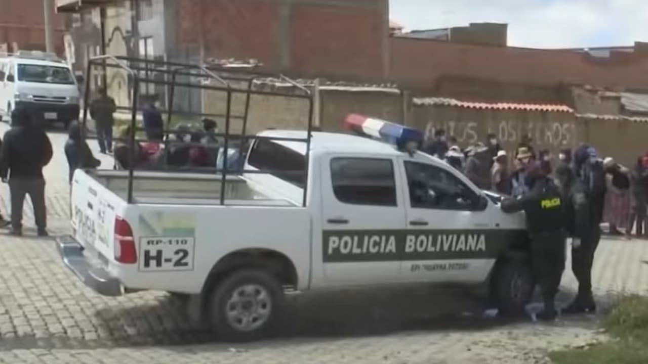 Mamá entregó a su hijo a la policía de Bolivia tras ser involucrado en un asesinato