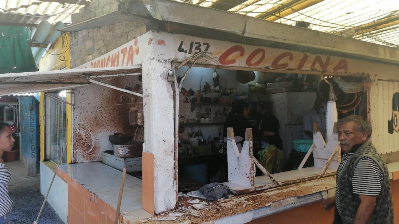 Explosión en el mercado 28 de la colonia Chinampac de Juárez, alcaldía Iztapalapa (Twitter: @Huatoo)