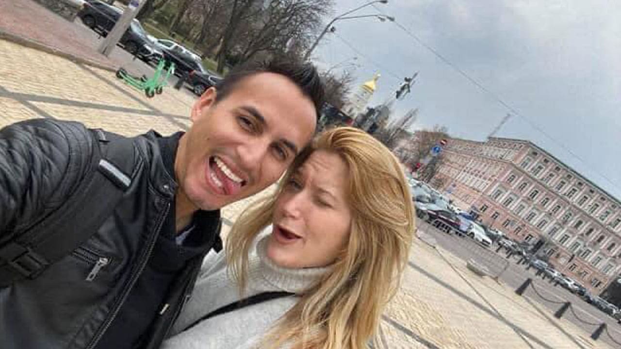 Mexicano deja Ucrania con esposa embarazada